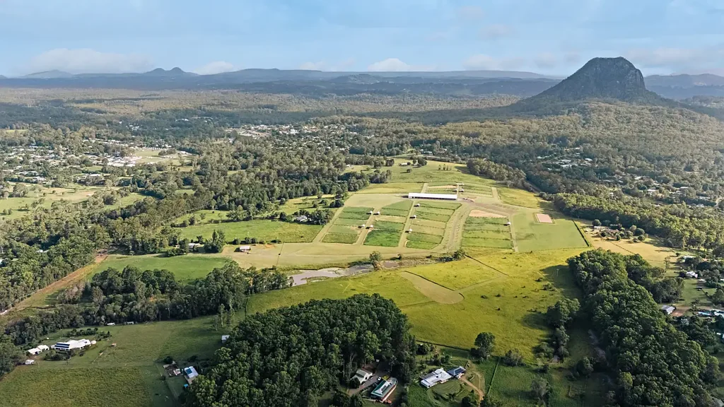 Pomona 4 Bedroom World-Class 40.5ha Estate with Breathtaking Mountain Views.