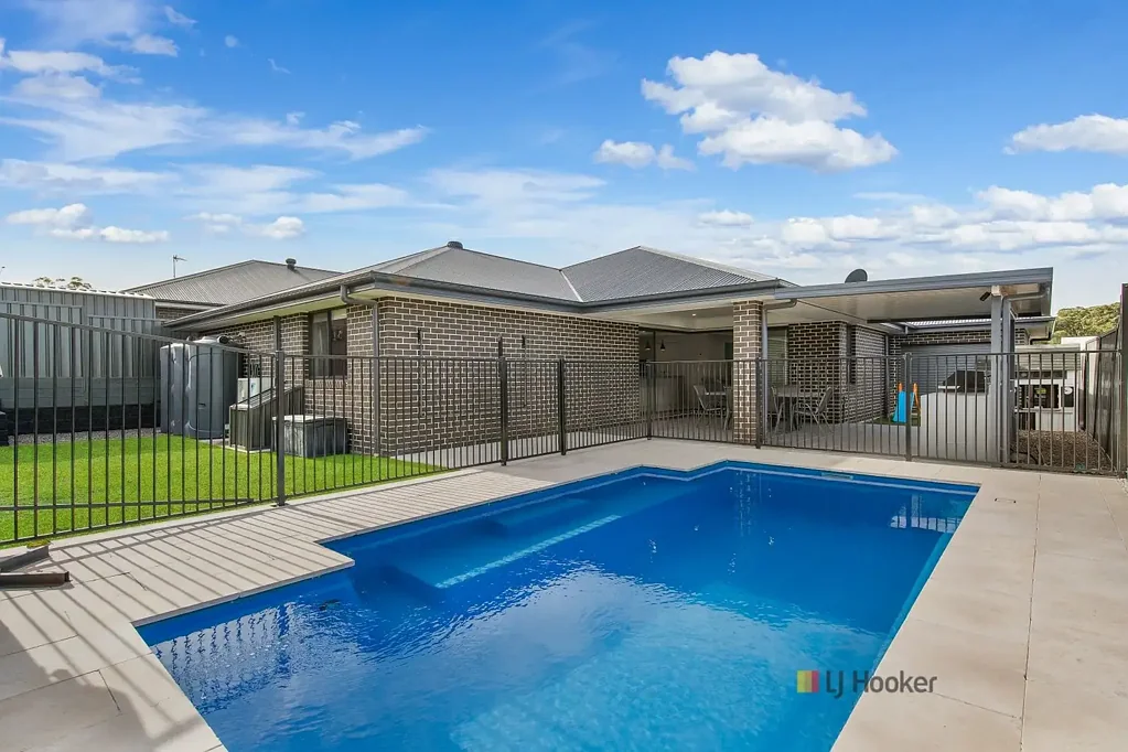 11 Pateman Place, Wyee, NSW 2259