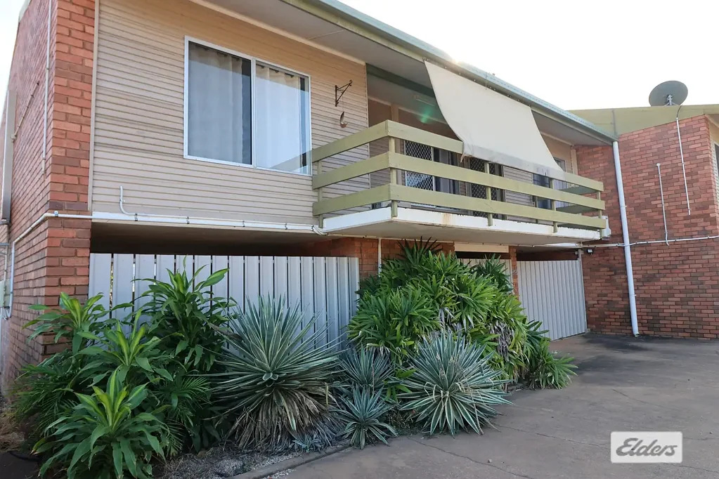 Katherine 3Moenga Spacious Modern 3-Bedroom Elevated Unit – Low Maintenance Living with Excellent Storage & Parking