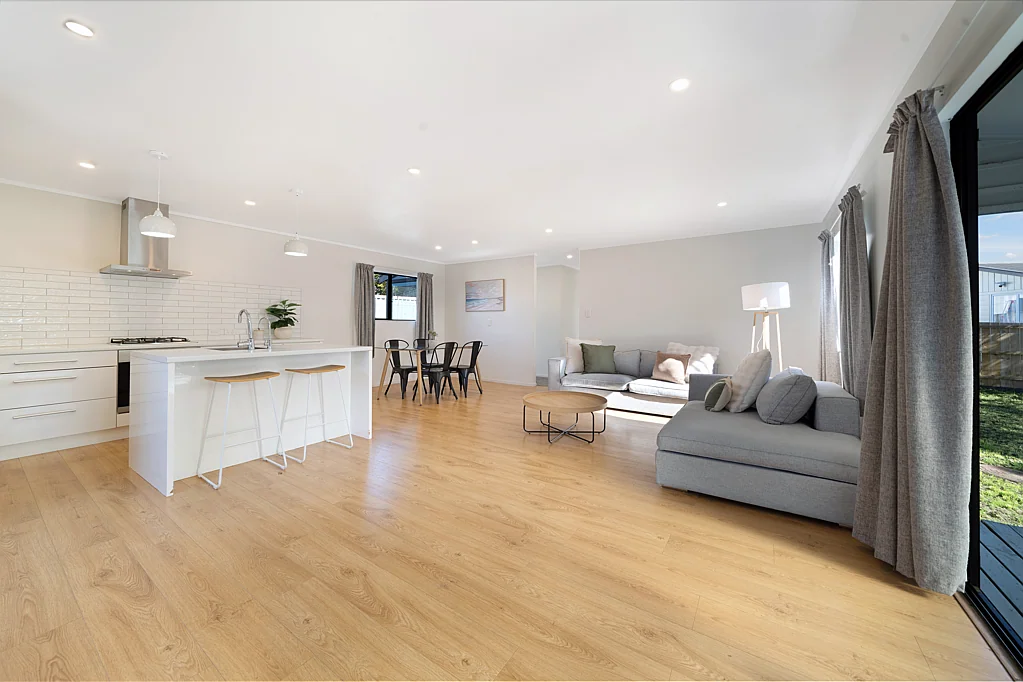 Te Atatu South 3chambre Sought After Street- Family Sized Section
