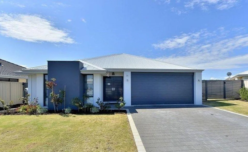 Ravenswood 4 Bedroom PAINT & PROSPER WITH THIS MODERN HOME - SIDE ACCESS - ROOM FOR POOL!