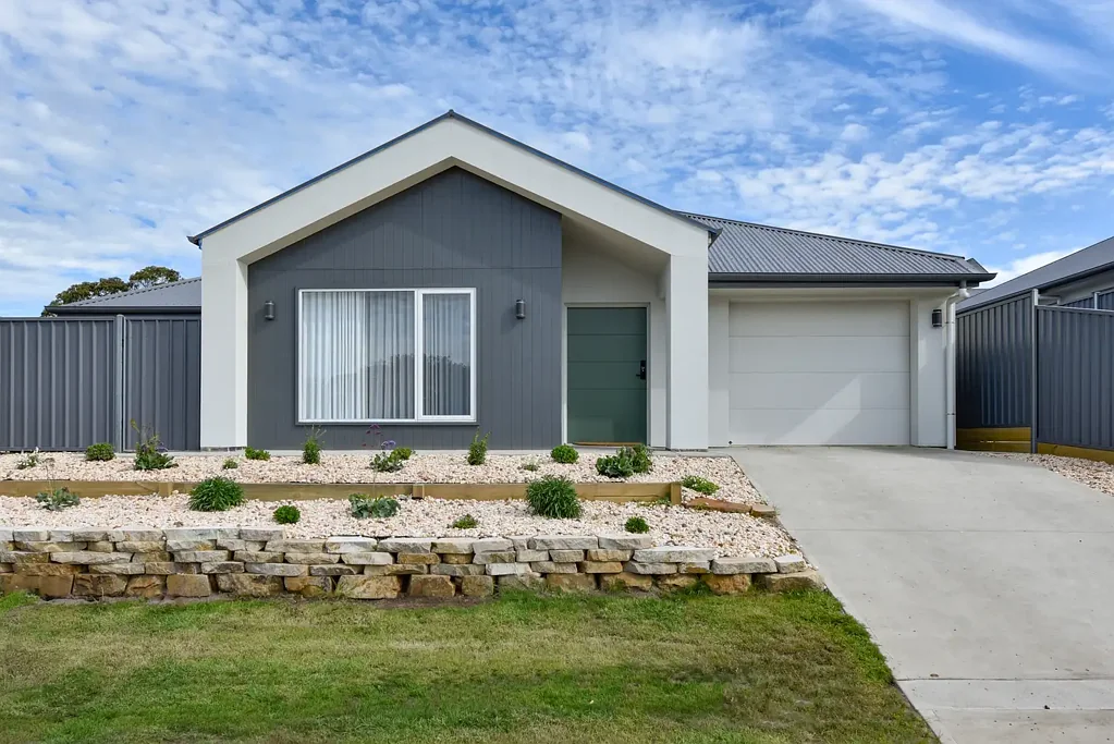 Stylish Fully Furnished Executive Home