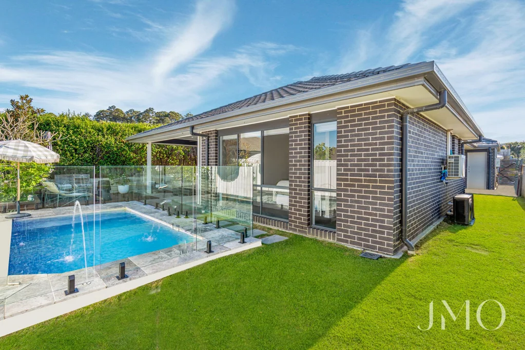 18 Balla Balla Crescent, Ormeau Hills, QLD 4208