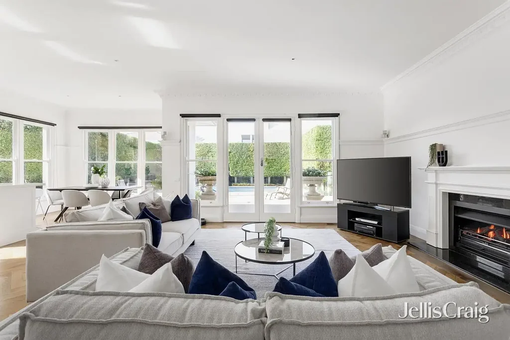 Brighton 4ਬੈੱਡਰੂਮ Exquisite refinement with poolside privacy