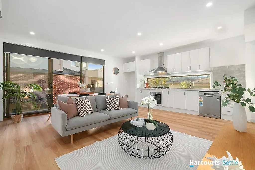 Mount Waverley 3房 现代奢华联排别墅 3卧3卫 高端Westinghouse电器 开敞式起居区 私人庭院 学区房 便利交通 Stylish Luxury in GWSC Zone