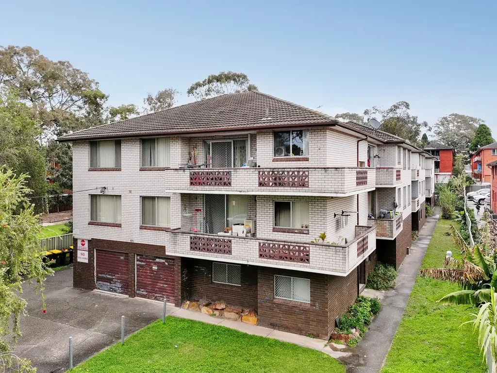 Lakemba 2બેડરૂમ Spacious Apartment with Lock-up Garage!
