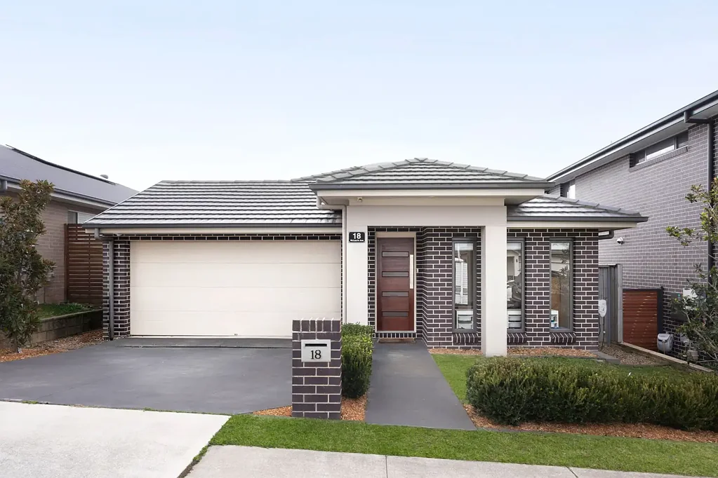 Oran Park 4ਬੈੱਡਰੂਮ Modern Living with a Standout Entertaining Deck