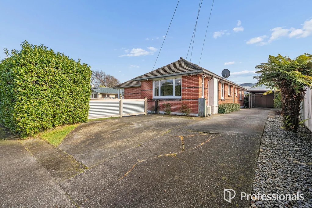 Trentham 3 Bedroom Spacious Family Home with Modern Comforts