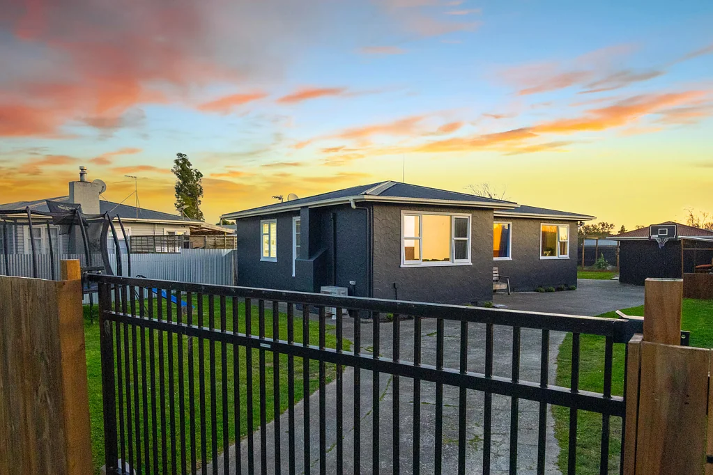 Awapuni 4 Slaapkamer Private Four-Bedroom Home and Family Playground
