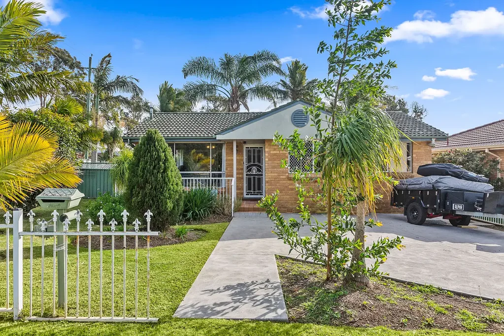 Albion Park Rail 3房  Conveniently Located Affordable Home on Corner Block