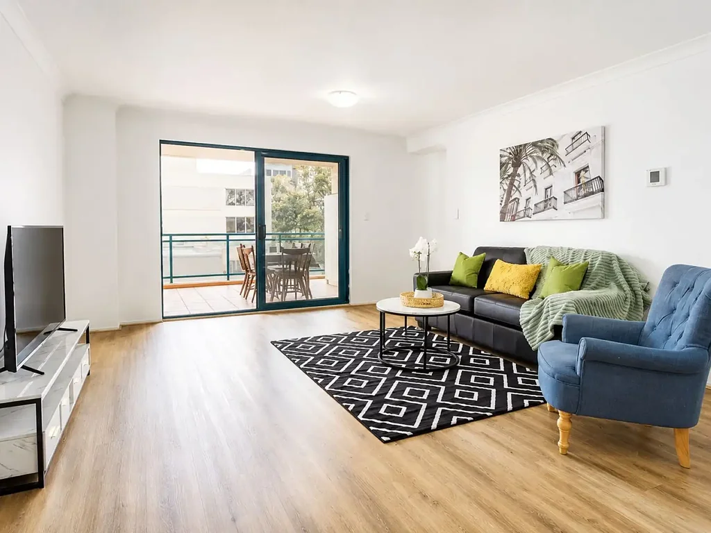 Burwood 2कमरा Spacious 88sqm Double-Brick Apartment in a Prime Burwood Location