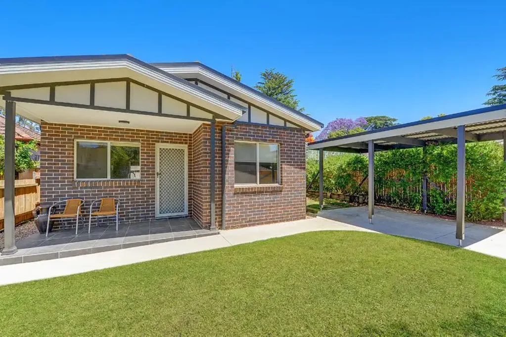 Modern Granny Flat with Private Entry & Carport