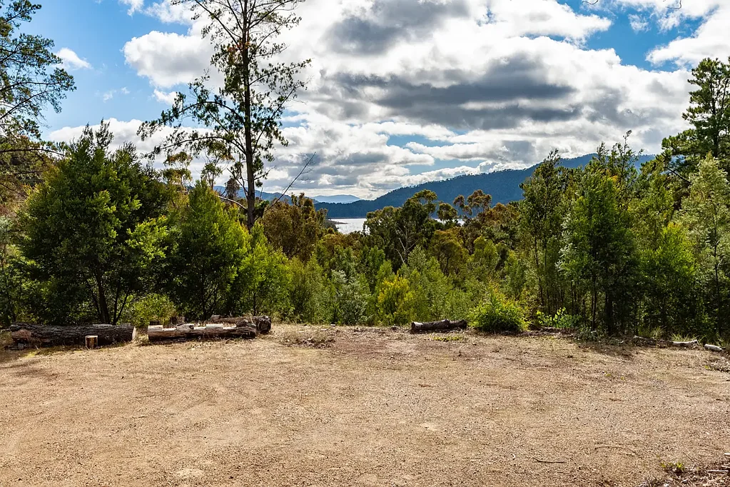 Taylor Bay PLANNING PERMIT AND HOUSE PLANS AVAILABLE.