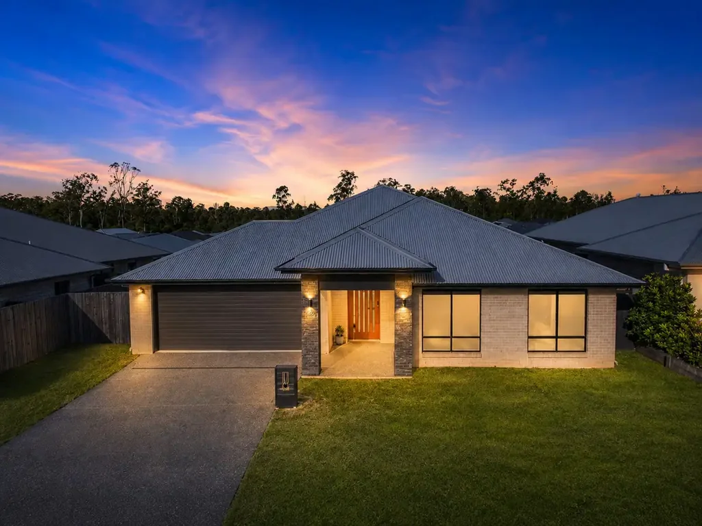 Flagstone 4 Bedroom Luxury, Lifestyle & Room for the Whole Family