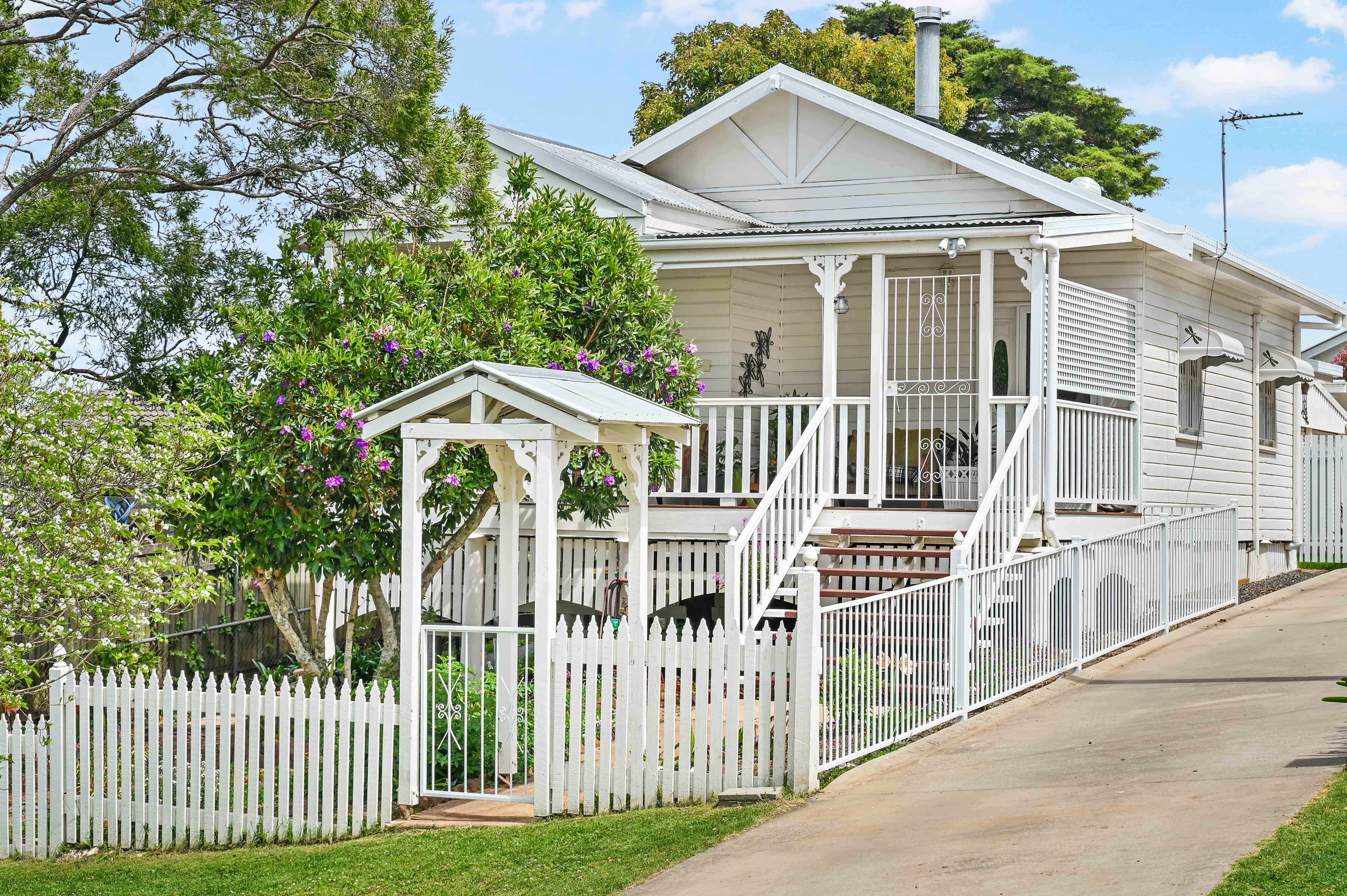 UNIT 1 23 GLENDOWER ST, MOUNT LOFTY QLD 4350, 0部屋, 0バスルーム, House