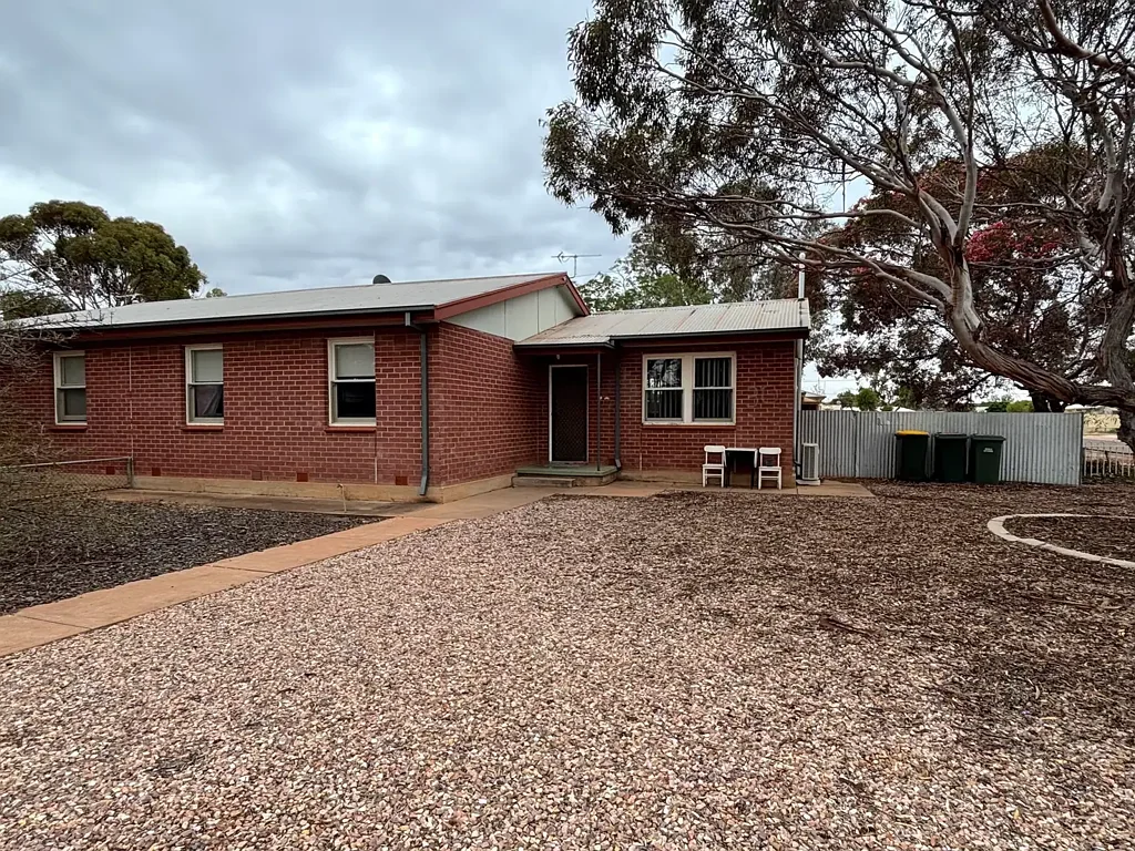 30-32 Bevan Crescent, Whyalla Stuart, SA 5608