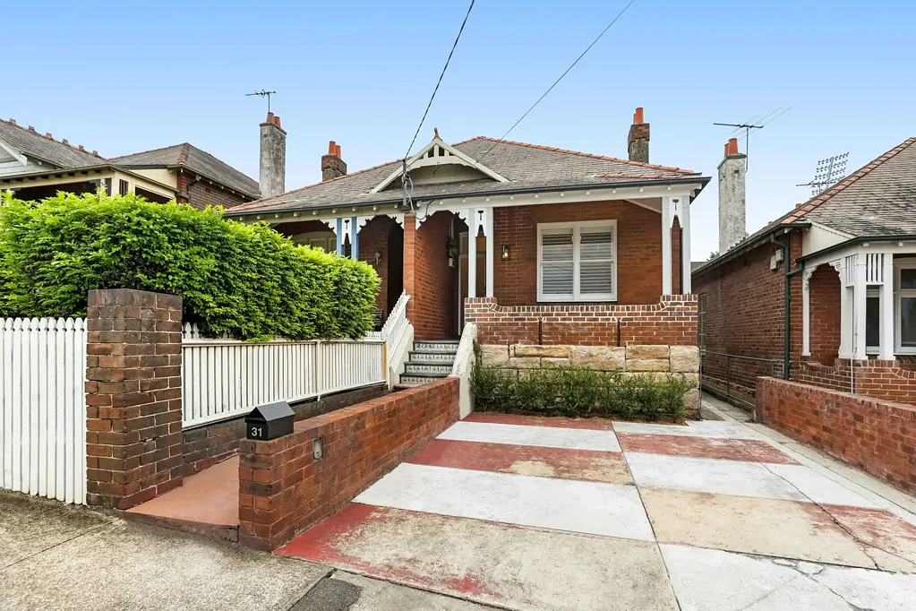 THREE BEDROOM HOME WITH BAY VIEWS
