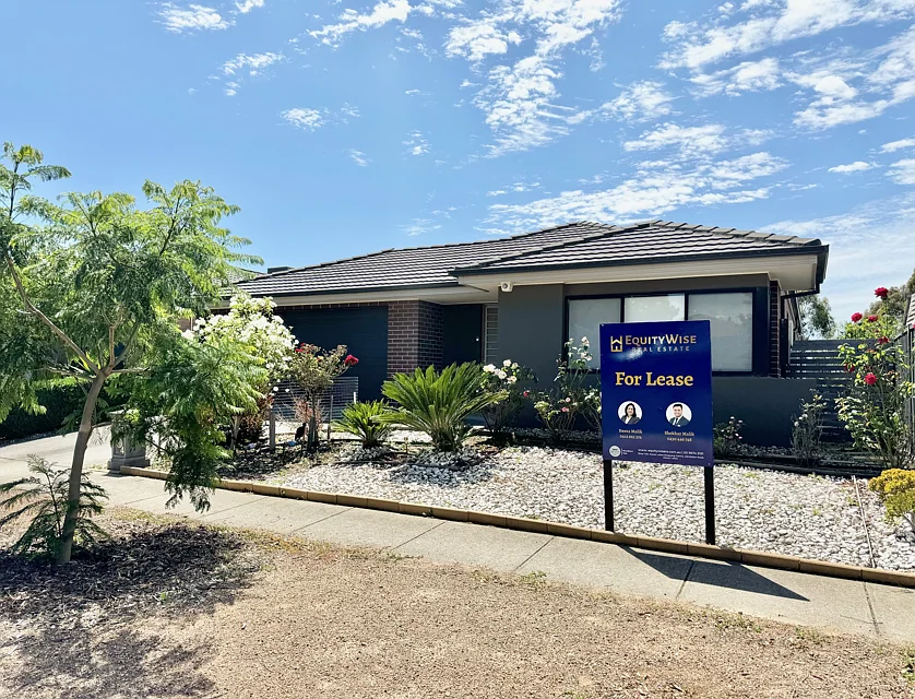 4 Cogley Street, Manor Lakes, South West Melbourne, 4房, 2浴, House