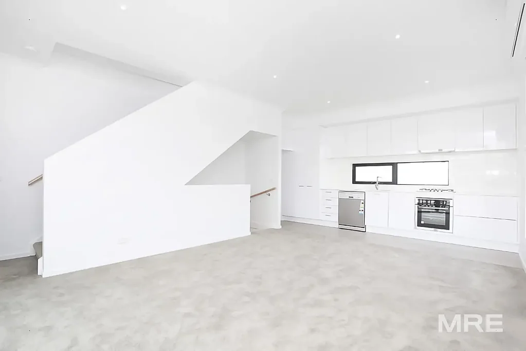 Spacious, sleek & perfectly located
