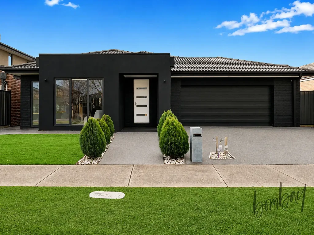 Kalkallo 4房 定制家庭住宅，空间宽敞，风格独特，便利非凡 Custom-Built Family Home with Space, Style & Exceptional Convenience