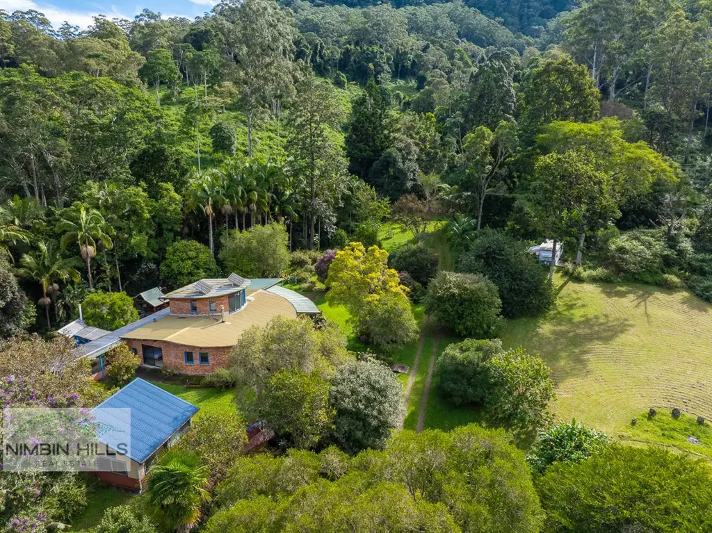 Nimbin 3房  Creative Sanctuary with Lush Gardens, Studio Space & Creek Frontage