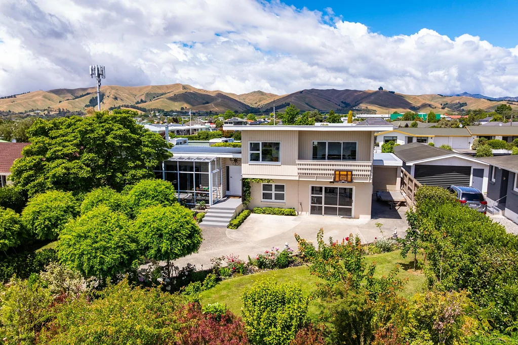 Redwoodtown 5chambre Owners moving rural - motivation is high