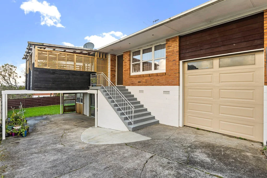 Pakuranga 2Phòng ngủ First home buyers delight  or Savvy Investment!