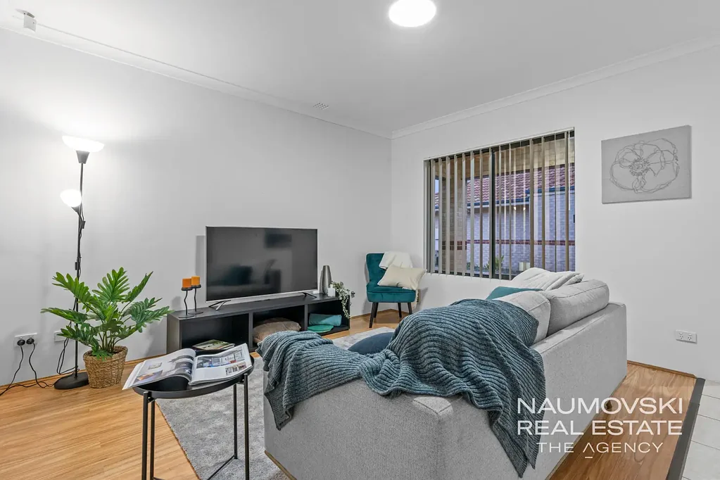 4/1 Ravenswood Drive, Nollamara, WA 6061