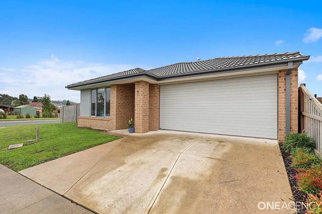 Yinnar 3房  Modern Comfort in a Quiet Court Setting