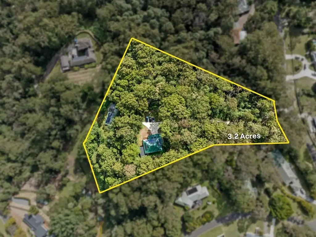 Bonogin 4 Bedroom SECLUDED 3.25 ACRE BLOCK  * MANSHED *CARAVAN/TRUCK CARPORT * LOCK UP GARAGE WORKSHOP * DUAL LIVING * 4 BEDROOM RESIDENCE