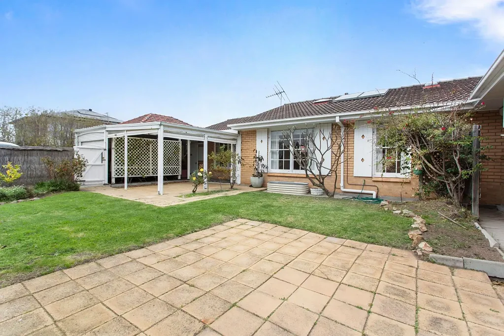 Somerton Park 2ਬੈੱਡਰੂਮ Position yourself perfectly in a low-maintenance gem just 300m from Somerton's seaside…