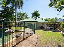 13 Somerset Close, Bentley Park