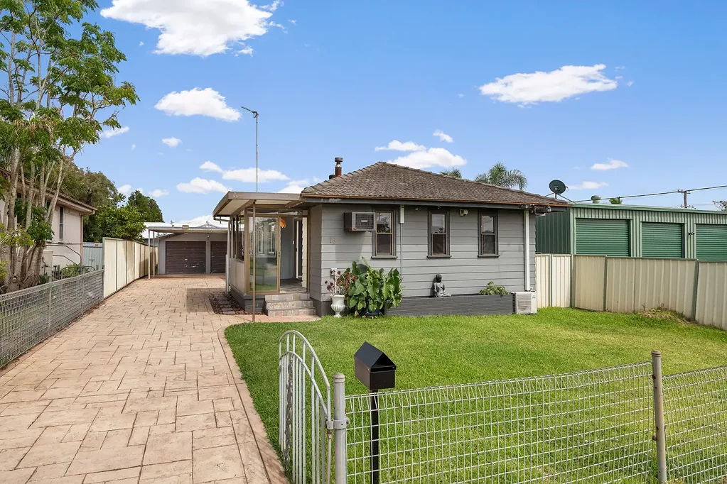 16 Kirkton Crescent, Woodberry, NSW 2322