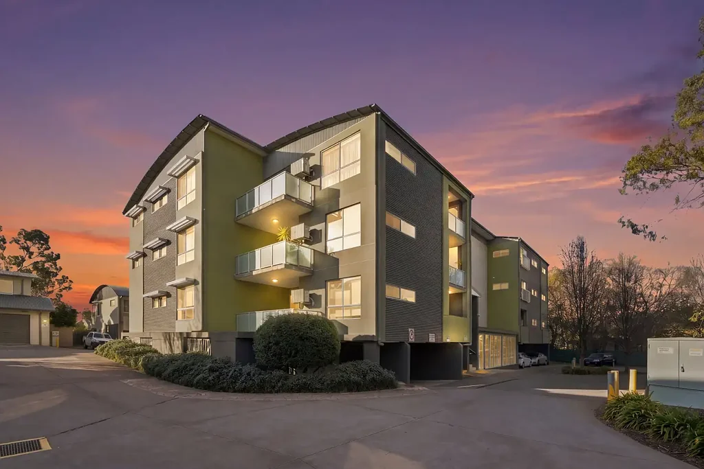 Crestwood 1 Slaapkamer Stylish One-Bedroom Apartment with Spacious Outdoor Living