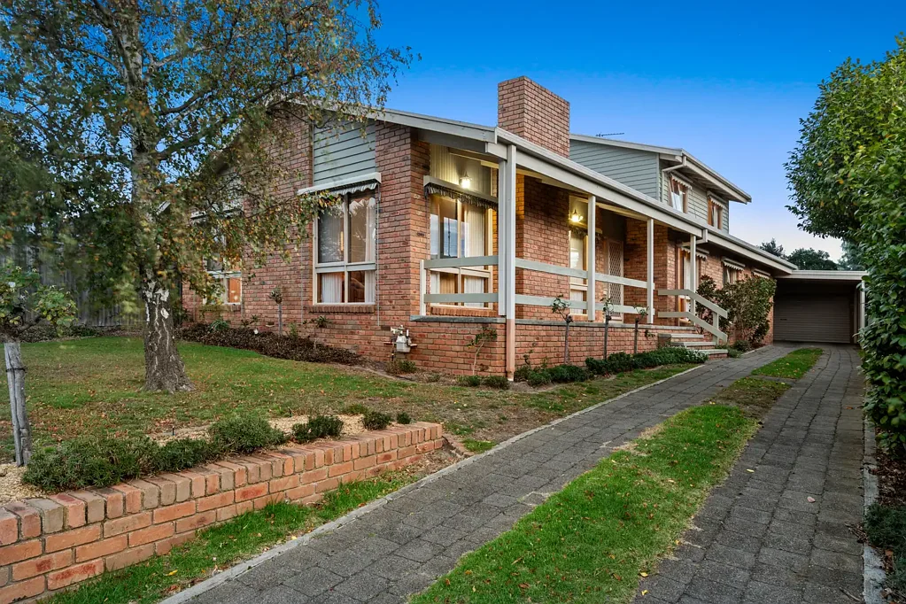 Clifton Springs 5 Slaapkamer Timeless Coastal Beauty in a Quiet Court Setting