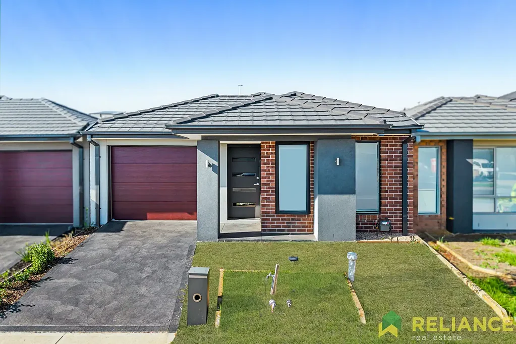 Wyndham Vale 4房 几乎全新住宅 273平米占地 四卧带Ensuite 开放式现代厨餐 便捷核心地段 公园学校近邻 搬入即享舒适 Great Opportunity for first home buyers or investors!