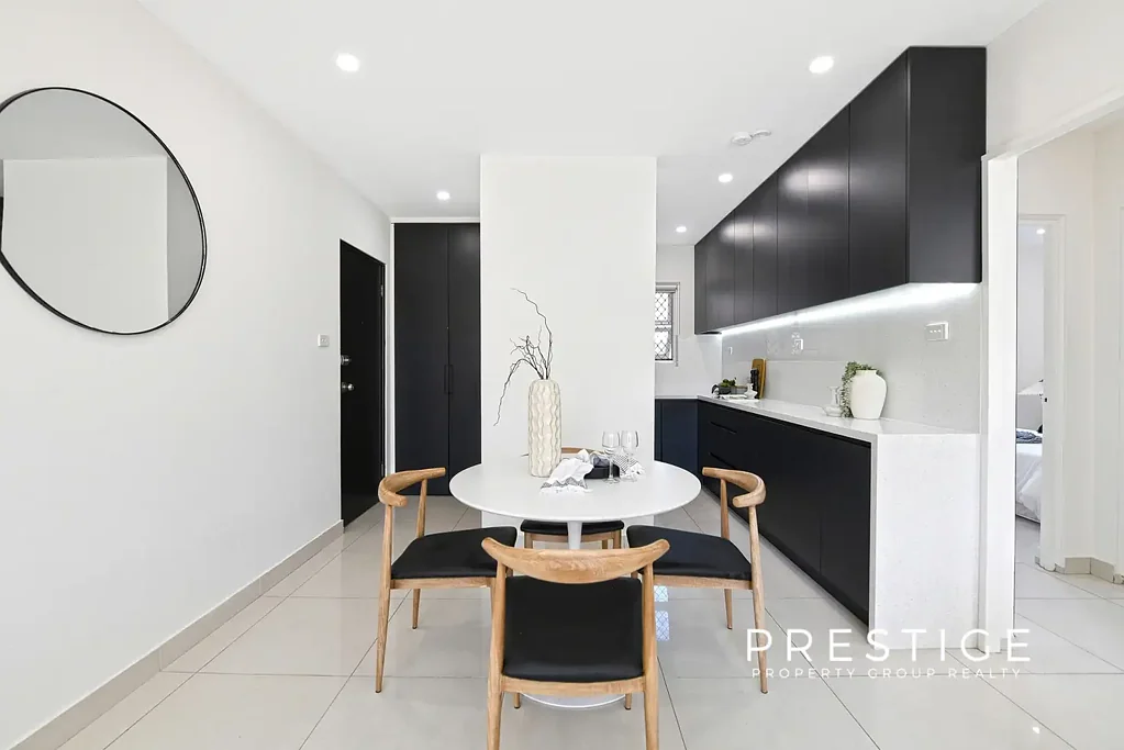 2/10 Dunmore Street North, Bexley, NSW 2207