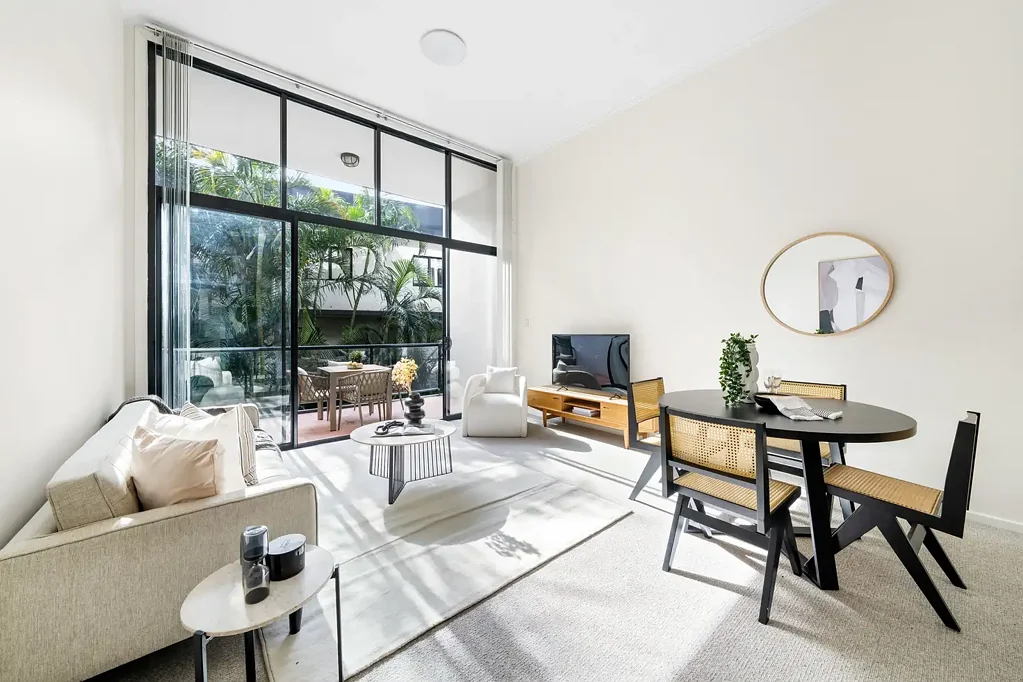 Camperdown 1ห้องนอน OVERSIZED NORTH FACING APARTMENT IN SUPERB LOCATION