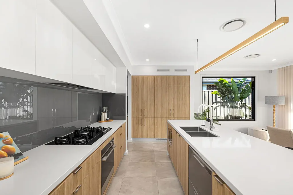 Box Hill 5 Bedroom Welcome to 3 Centaurus