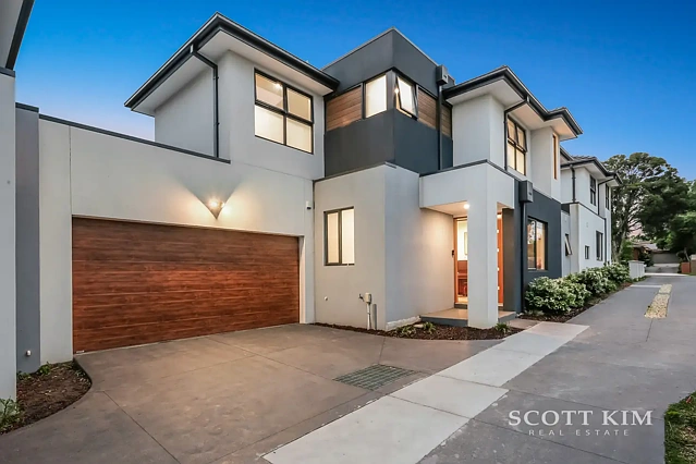 2/24 Wridgway Avenue, Burwood, VIC 3125