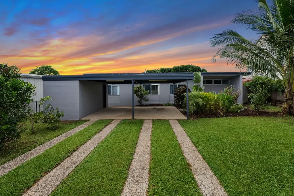 12 Dahlia Close, Mooroobool, QLD 4870