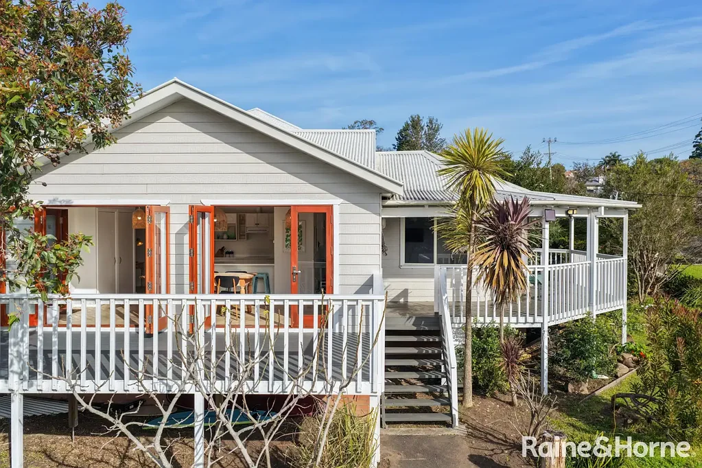 Milton 4 Bedroom True Milton Charmer: Views, Country Vibes, Endless Sunlight