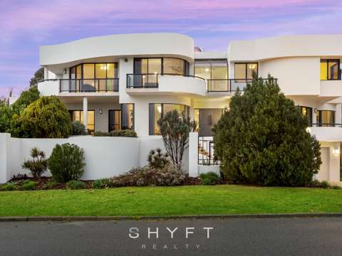 City Beach 7 Bedroom Luxurious City Beach Home with Ocean Views and Timeless Design