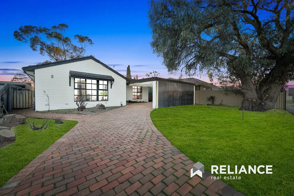 Hoppers Crossing 4 Bedroom Spacious Family Living in Prime Mossfiel Estate Location!