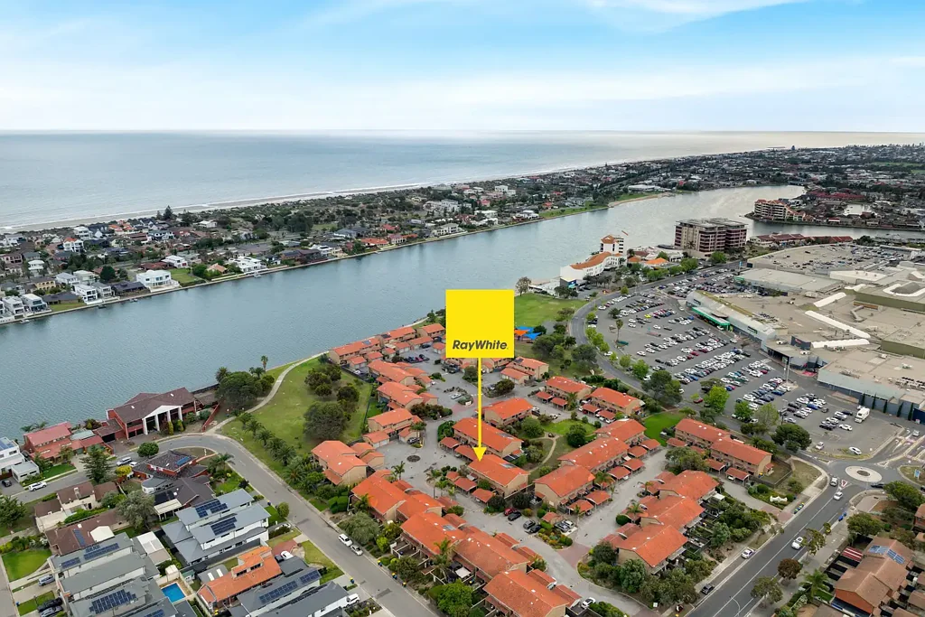 West Lakes 2chambre Renovated 2-Bedroom Townhouse, 5-Minute Walk To Westfield!