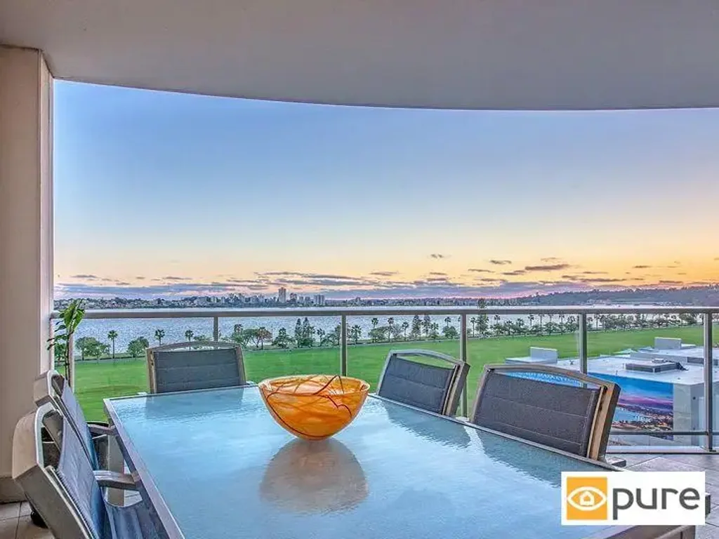 STUNNING RIVERFRONT APARTMENT WITH RESORT-STYLE FACILITIES