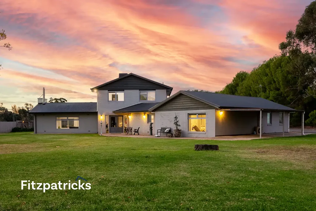15 Gregadoo Road, Lake Albert, NSW 2650