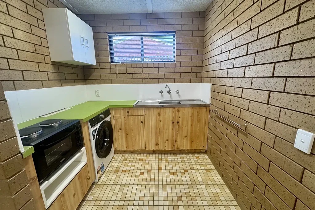 1-bedroom unit with utilities included.