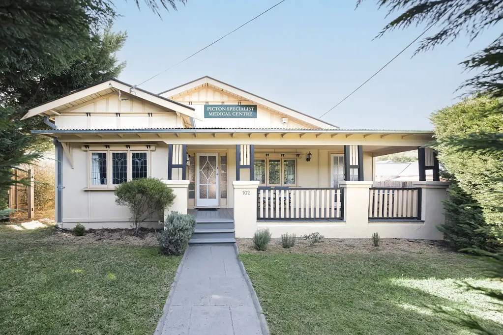 Picton 3ਬੈੱਡਰੂਮ Versatile consulting premises or residential opportunity on 544m² Zoned R3