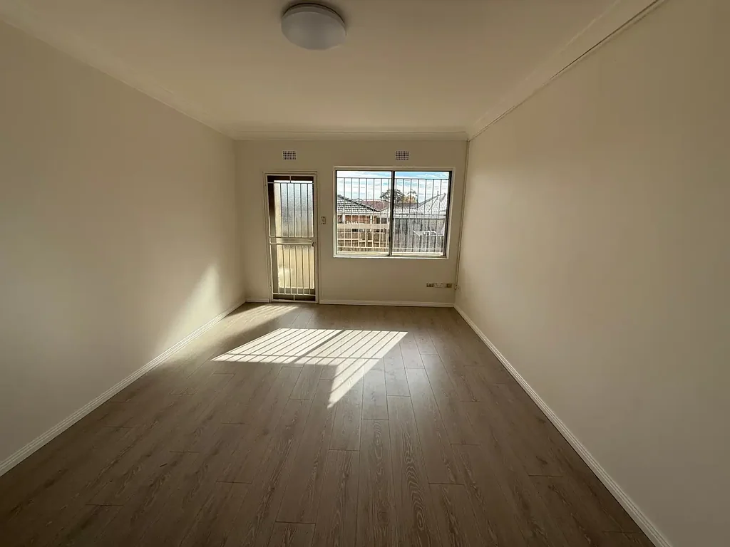 Renovated 2 Bedroom Unit